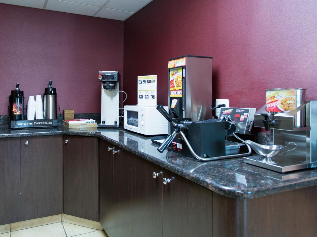 Travelodge By Wyndham Romulus Detroit Airport Εξωτερικό φωτογραφία
